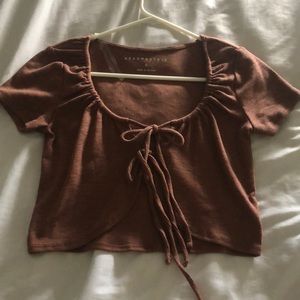 light brown aeropostale tied crop top
